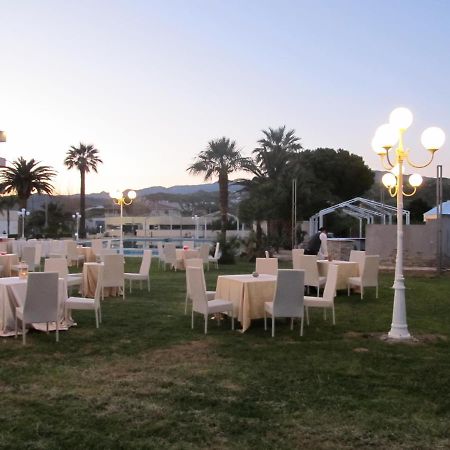 Club Hotel Kennedy Roccella Ionica Buitenkant foto