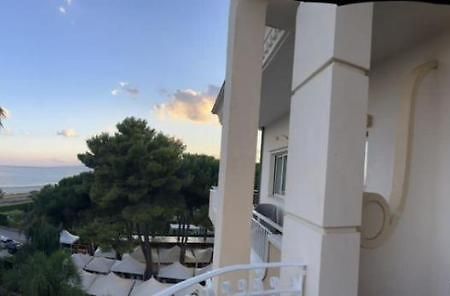 Club Hotel Kennedy Roccella Ionica Buitenkant foto
