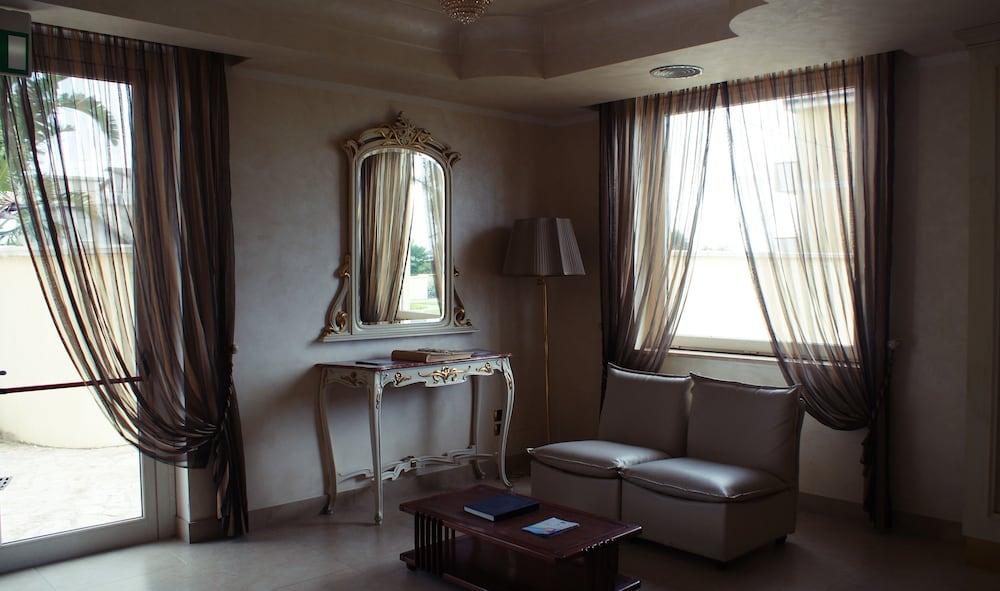Club Hotel Kennedy Roccella Ionica Buitenkant foto
