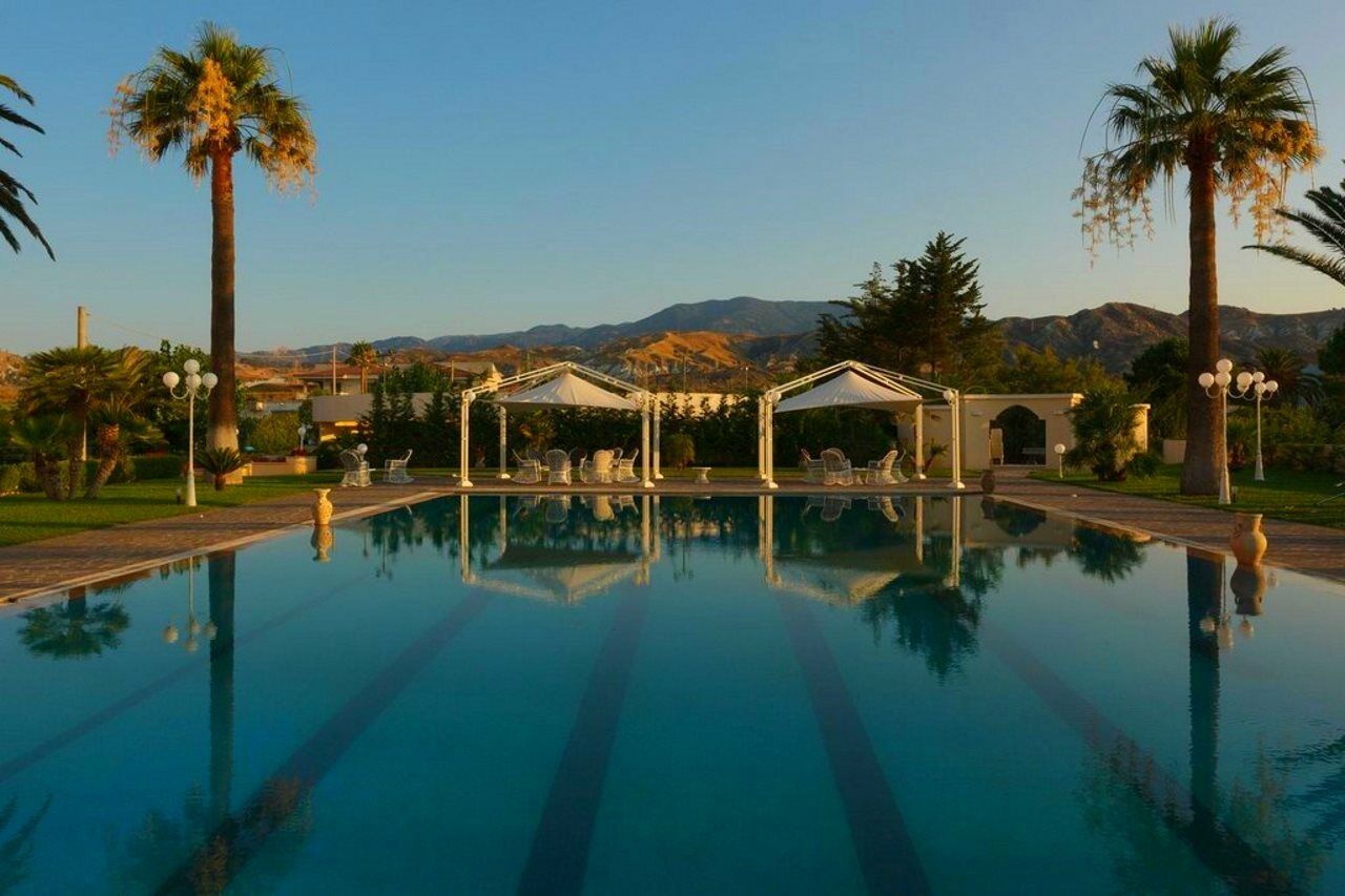 Club Hotel Kennedy Roccella Ionica Buitenkant foto